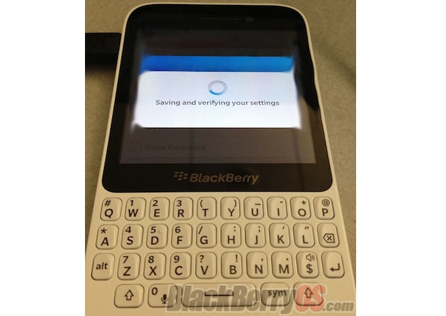 Pictures of alleged BlackBerry R-series phone surface online