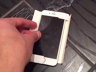 4-Inch iPhone Spotted in Leaked Video, Tips iPhone 6-Like Design