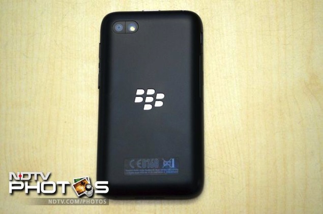 blackberry-q5-back.jpg