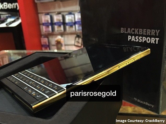 BlackBerry Passport Gold Edition Spotted in Retail Store
