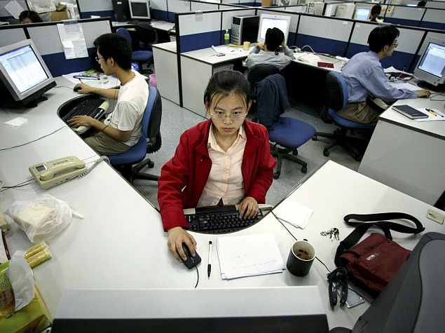 Chinese Tech Firms Gain From US Spying Allegations, Snowden Revelations