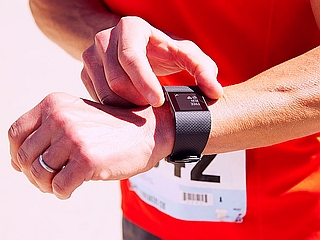 Fitbit Charge HR, Surge Fitness Trackers Now Know When You're Exercising