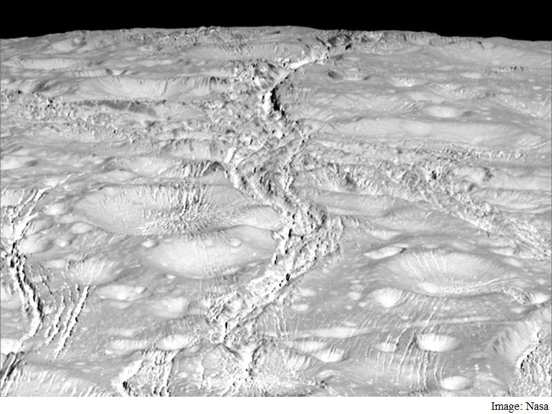 Nasa's Cassini Returns High-Quality Images of Saturn's Moon Enceladus
