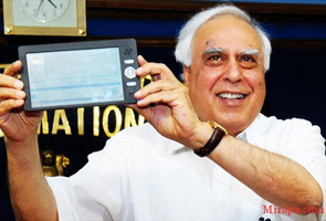 Price of Aakash tablet to come down to $35 soon: Sibal
