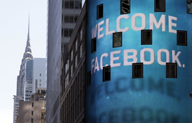 Facebook stock climbs 7.7 percent on analyst upgrades