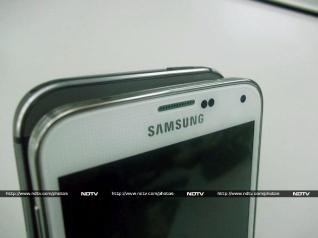 HTC_OneM8_Samsung_galaxyS5_09_corners_ndtv.jpg