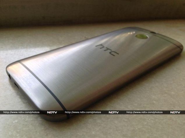 HTC_One_M8_rearangle_ndtv.jpg