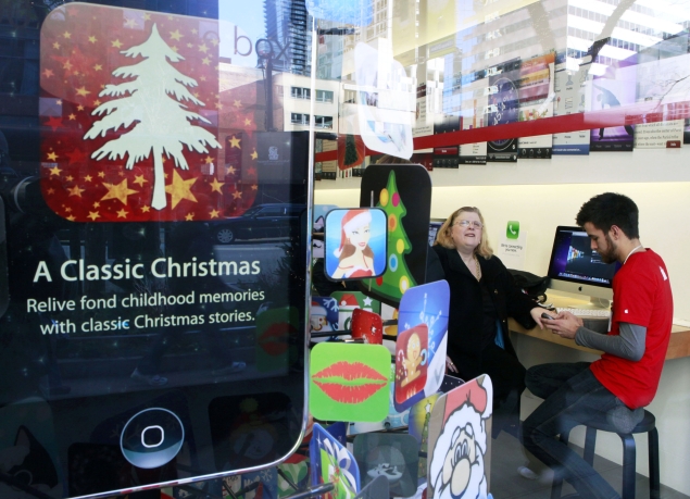Apple, Microsoft, Amazon plan holiday season devices for users