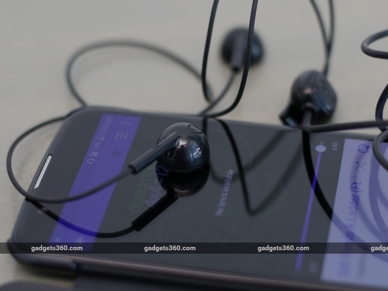 LG_K10_LTE_earphones_ndtv.jpg