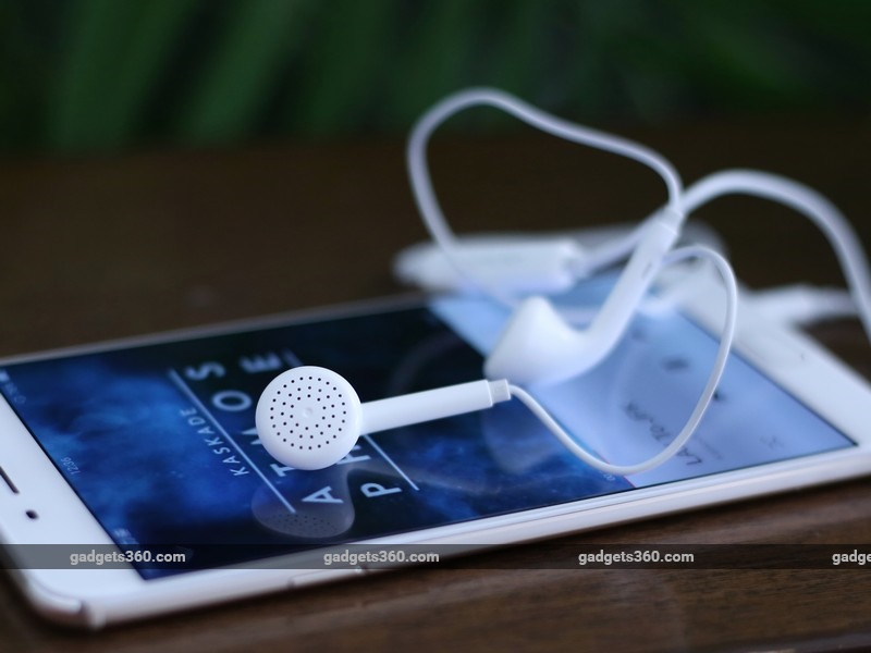 Oppo_F1_Plus_earphones_ndtv.jpg