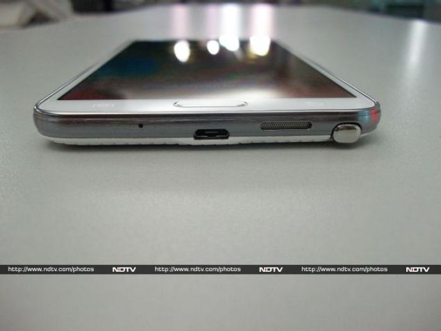 Samsung_Galaxy_Note3_Neo_Bottom_NDTV.jpg