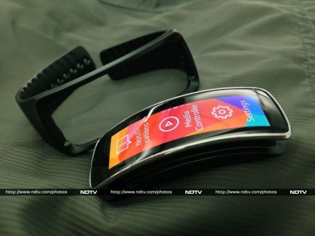 Samsung_Gear_Fit_04_removable_ndtv.jpg