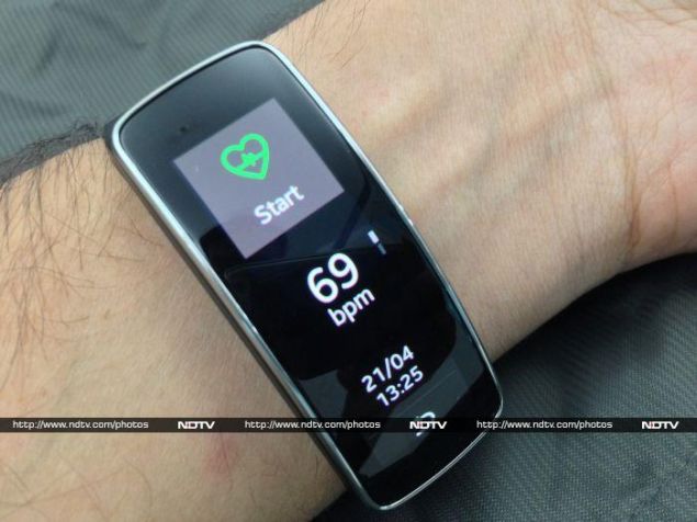 Samsung_Gear_Fit_05_heartrate_ndtv.jpg