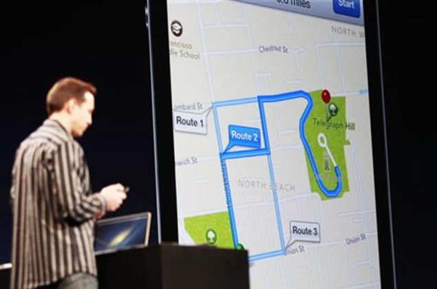 Apple's Siri gets behind the wheel. Who should worry?