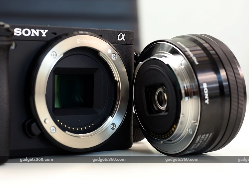 Sony_A6300_lens_ndtv.jpg