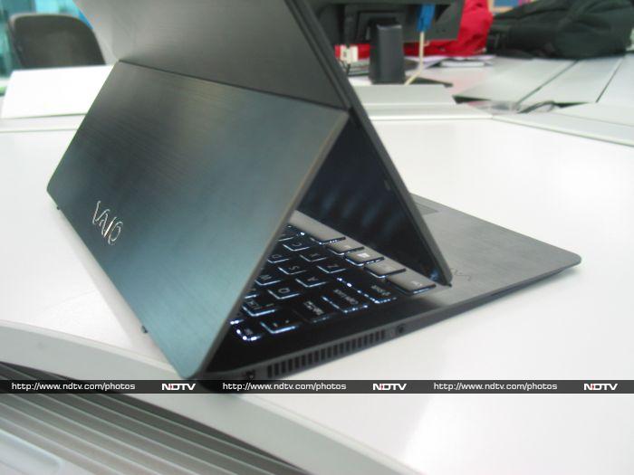 Sony_Vaio_Flip13_hinge_ndtv.JPG