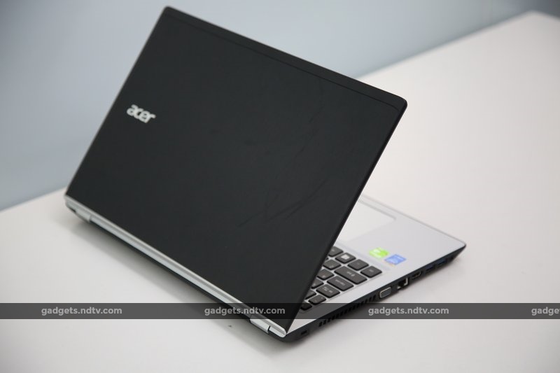 acer_aspire_v3_lidopen_ndtv.jpg