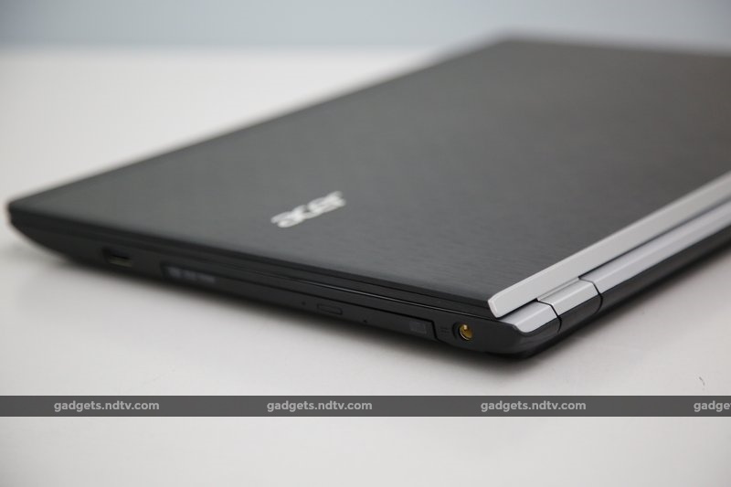 acer_aspire_v3_rearright_ndtv.jpg