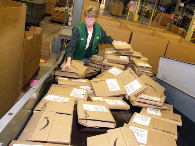 Amazon Sees Line-of-Sight Hurdle to US Drone Parcel Delivery