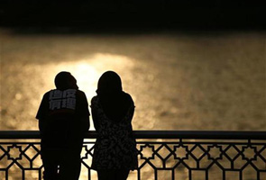 New app rescues people from bad dates