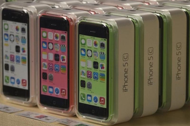 Apple to release iPhone 5s and 5c sales, holiday forecast reports on Monday