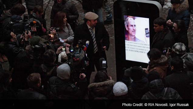 Russia remembers Steve Jobs with 'giant iPhone' memorial