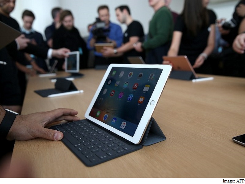 9.7-Inch iPad Pro in Pictures