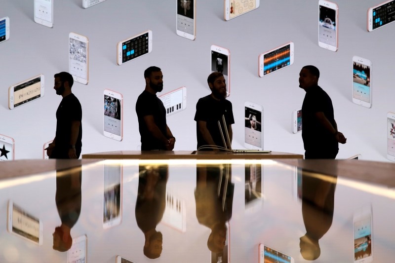 Apple Reports Progress in Workforce Diversity