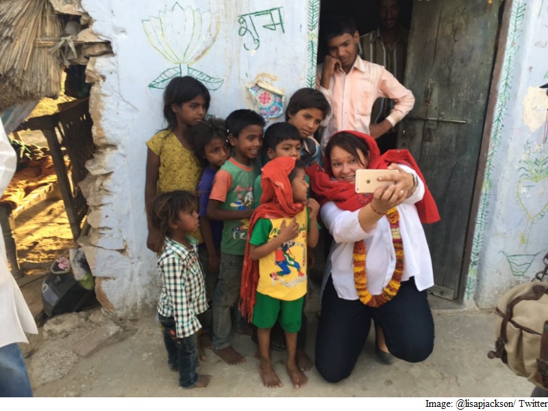 Apple's Environment Chief Visits 'Solar Mamas' in Rajasthan