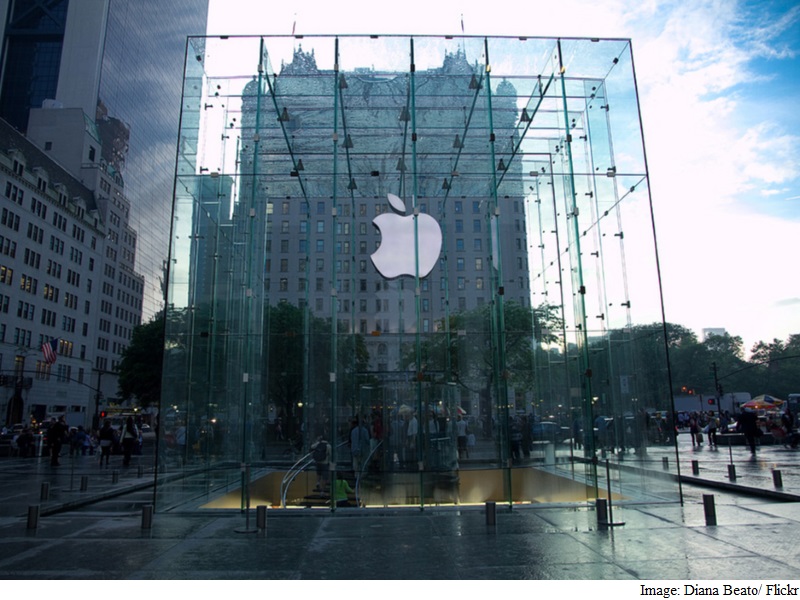'I Just Want an iPhone': Samurai Sword-Wielding Man at Apple Store