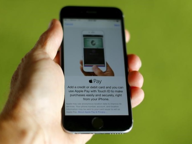 Where Apple Leads, Payment Wristbands Ready to Tap 'Wearables' Boom