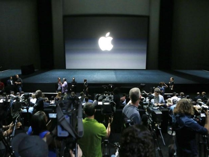 Amid Talk of 'Peak iPhone', Apple's Prospects Hinge on Next Model