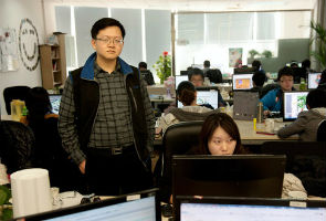 Online retailers bet big on 'virtual trial' apps