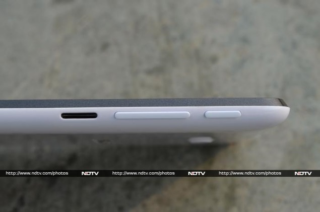 asus-fonepad-7-physical-buttons.jpg
