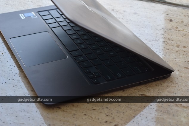 asus_zenbook_ux305f_angle_ndtv.jpg