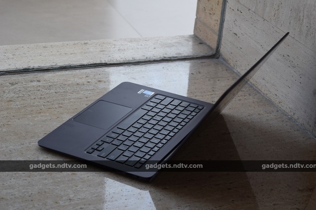 asus_zenbook_ux305f_openrear_ndtv.jpg