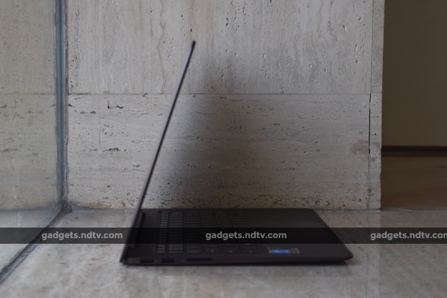 asus_zenbook_ux305f_sideopen_ndtv.jpg