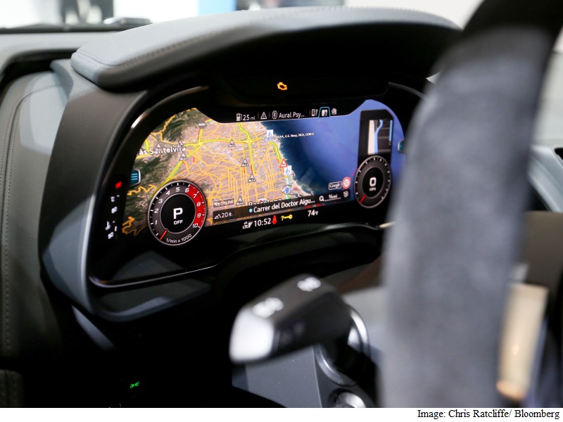 Carmakers Targeting Tech Buyers Want to Be Like Apple