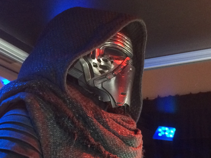 awakens_kylo_ren.jpg