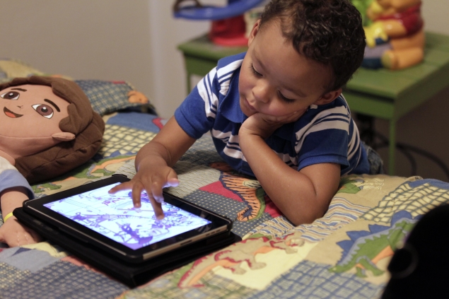 Tablets popular with kids, but health experts worry about effects on development