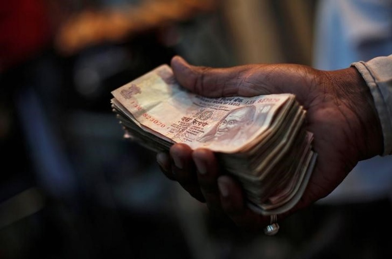 CAIT Alleges Amazon, Flipkart, Snapdeal Are Violating FDI Norms CAIT Alleges Amazon, Flipkart, Snapdeal Are Violating FDI Norms