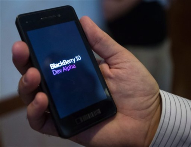 RIM begins showing new BlackBerry smartphones to carriers