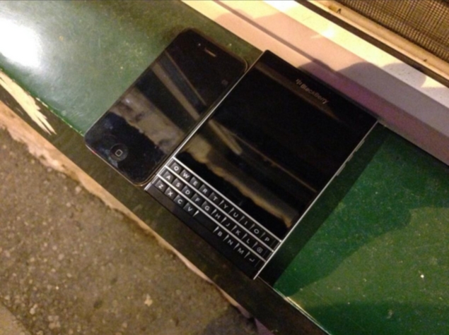 BlackBerry Passport Spotted in Leaked Images Along With Specifications