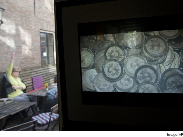 Former US Agent Pleads Guilty to Bitcoin Theft in Silk Road Probe