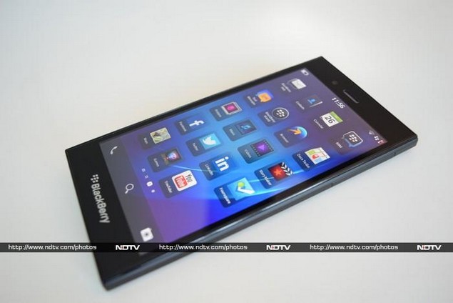 Blackberry Z3 Review Sticking To What It Does Best Ndtv Gadgets 360