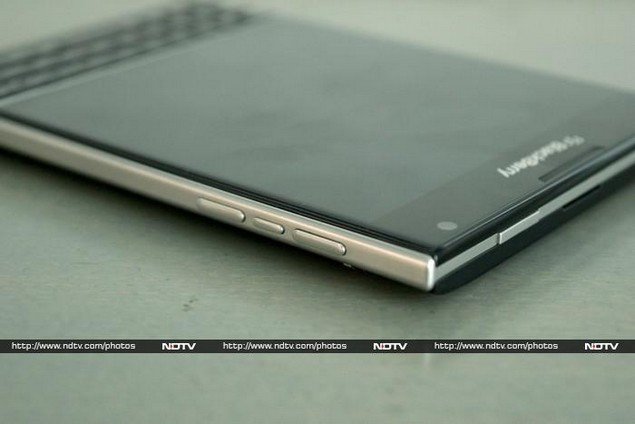 blackberry_passport_buttons_ndtv.jpg