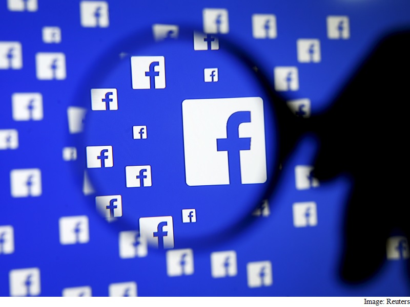 रवीश कुमार की कविता : फेसबुक