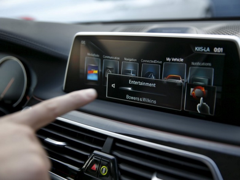 Touch-Free Car Controls Split World's Drivers | NDTV Gadgets 360