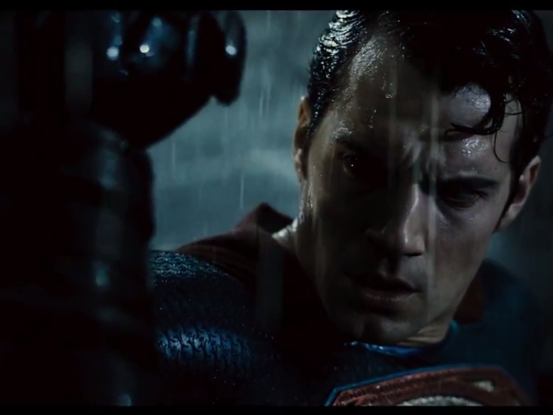 Batman v Superman Trailer Finally Delivers on the Name