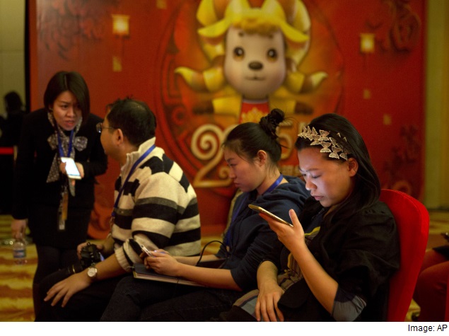 Global Smartphone Sales Growth Cools on China Slowdown: IDC